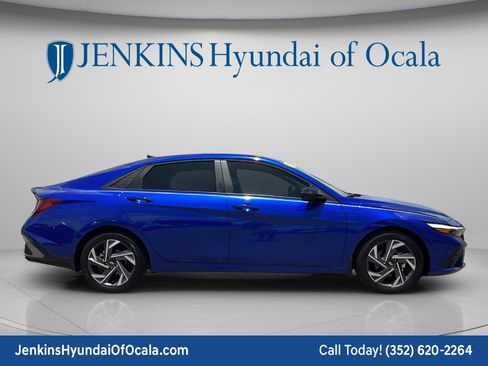 Certified 2025 Hyundai Elantra Sport FWD image 2