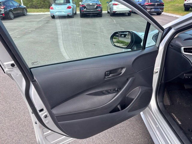 Used 2025 Toyota Corolla LE FWD image 18
