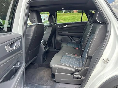 Used 2026 Volkswagen Atlas Cross Sport SEL Premium R-Line AWD/4WD image 25