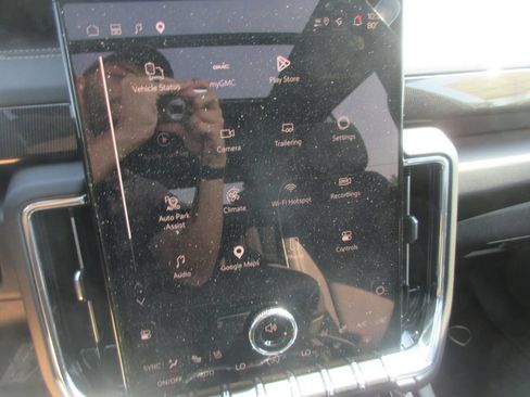 New 2026 GMC Yukon Elevation w/ Elevation Premium Package AWD/4WD image 19