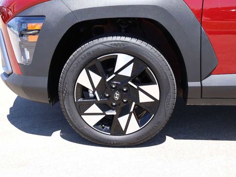 Used 2025 Hyundai Kona SEL AWD/4WD image 8