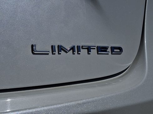Used 2014 Toyota Avalon Limited FWD image 33