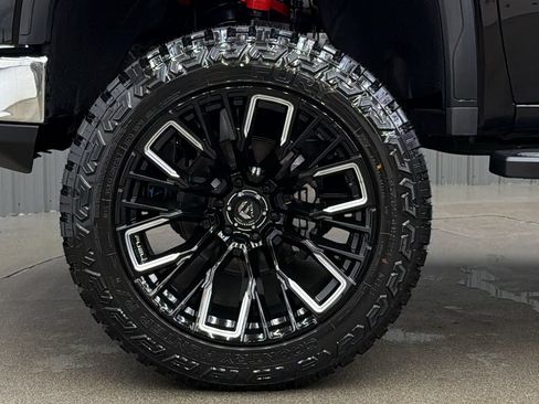 Used 2026 GMC Sierra 1500 SLT w/ SLT Premium Plus Package AWD/4WD image 10