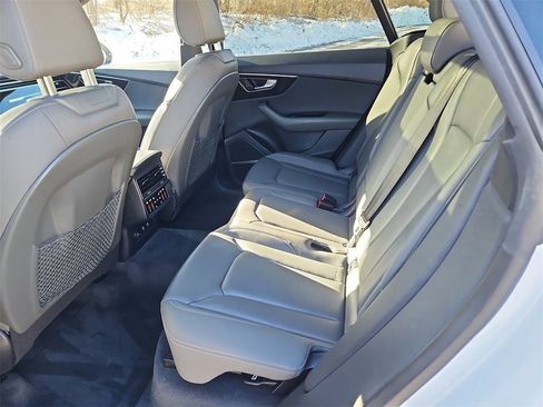 Used 2019 Audi Q8 Premium Plus w/ Premium Plus image 36