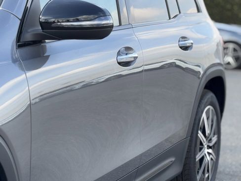 Used 2024 Mercedes-Benz EQB 300 4MATIC image 9