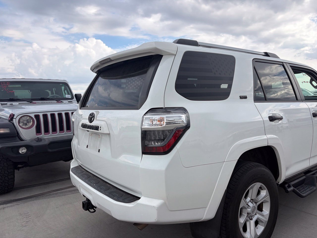 Used 2024 Toyota 4Runner SR5 AWD/4WD image 4