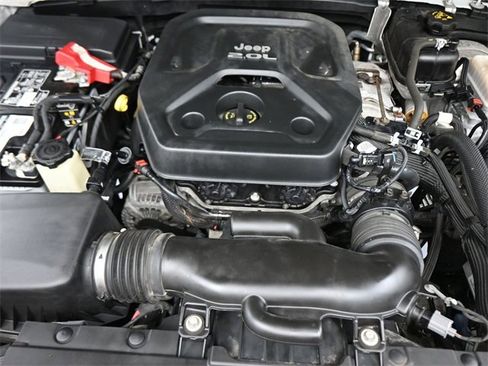 Used 2020 Jeep Wrangler Sport image 10