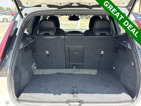 Used 2021 Volvo XC40 P8 Recharge w/ Advanced Package image 32