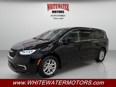 Used 2024 Chrysler Pacifica Touring-L FWD image 1