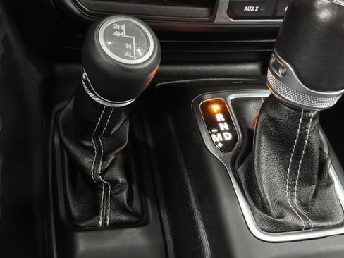 Used 2020 Jeep Gladiator Overland image 42