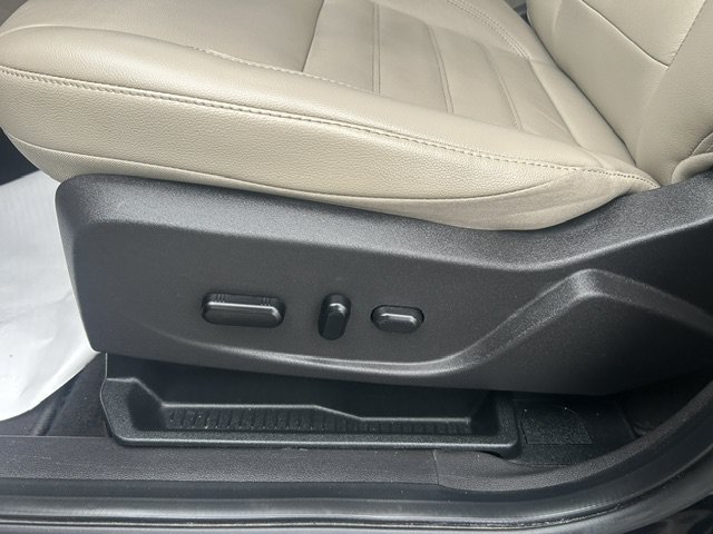 Used 2019 Ford Escape Titanium FWD image 20