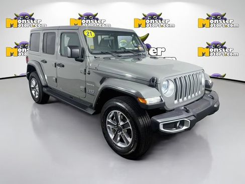 Used 2021 Jeep Wrangler Unlimited Sahara AWD/4WD image 3