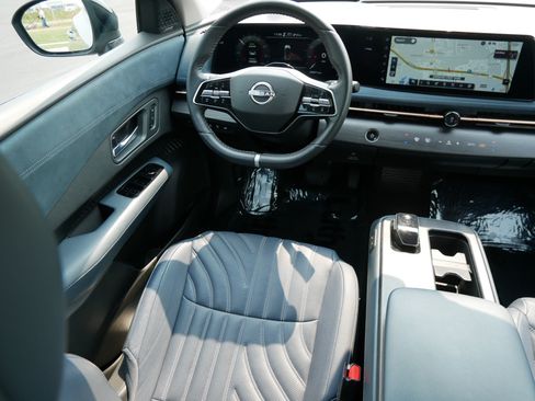 Used 2023 Nissan Ariya AWD/4WD image 7
