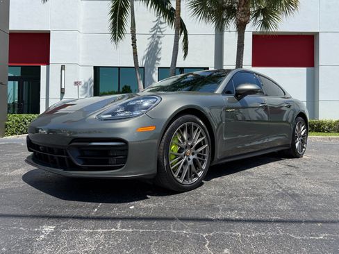 Used 2022 Porsche Panamera 4 Platinum Edition AWD/4WD image 13