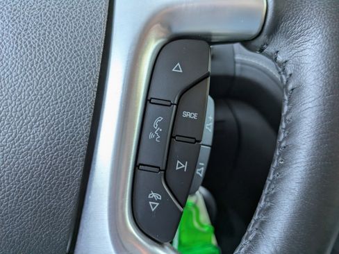 Used 2017 GMC Acadia Limited SLT image 24