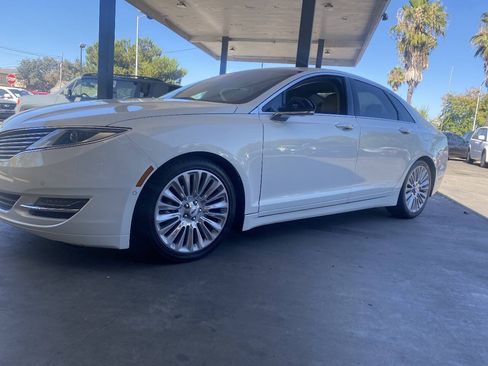 Used 2013 Lincoln MKZ FWD image 5