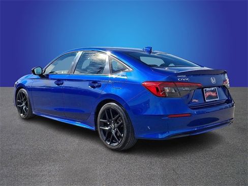 Used 2023 Honda Civic Sport image 6