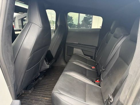 Used 2025 Tesla Cybertruck AWD Crew Cab image 4
