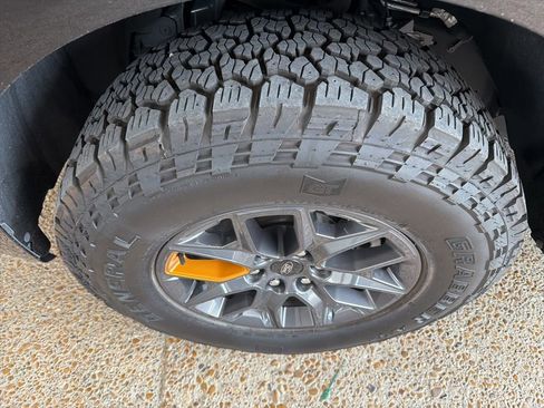Used 2025 Ford Expedition Tremor AWD/4WD image 2