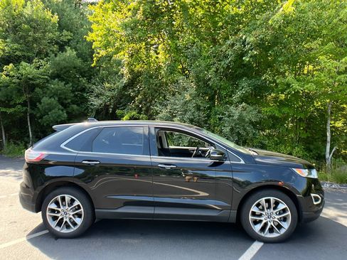 Used 2018 Ford Edge Titanium AWD/4WD image 7