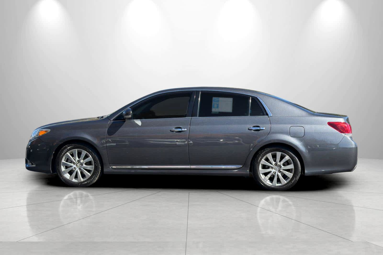Used 2011 Toyota Avalon Limited FWD image 5