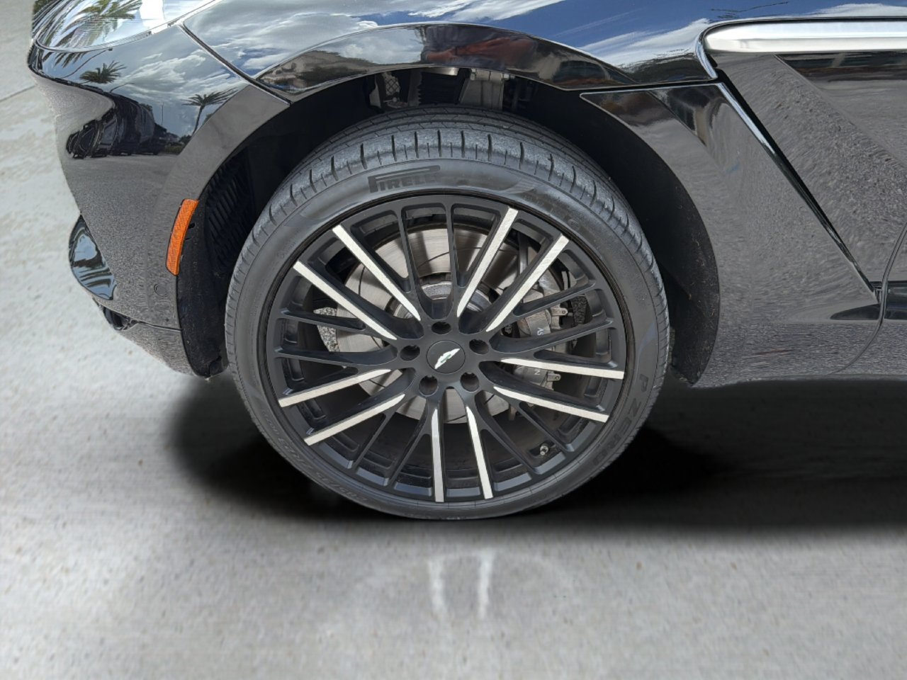 Used 2024 Aston Martin DBX AWD/4WD image 34