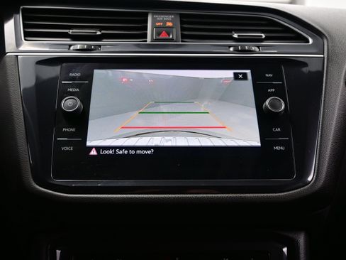 Used 2024 Volkswagen Tiguan SEL R-Line AWD/4WD image 22