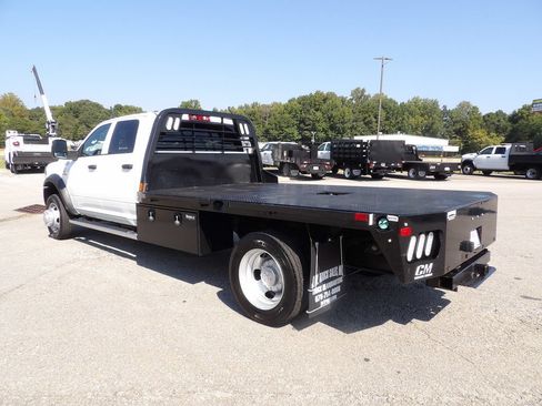 Used 2024 RAM 5500 Tradesman w/ Chrome Appearance Group AWD/4WD image 4