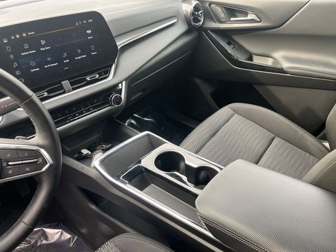 Used 2025 Chevrolet Equinox LT image 37