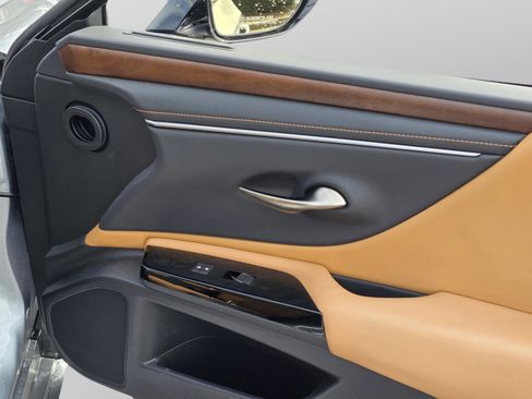 Used 2024 Lexus ES 350 w/ Premium Package image 27