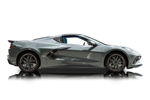 Used 2025 Chevrolet Corvette Stingray Premium Cpe w/ Z51 Performance Package RWD image 2