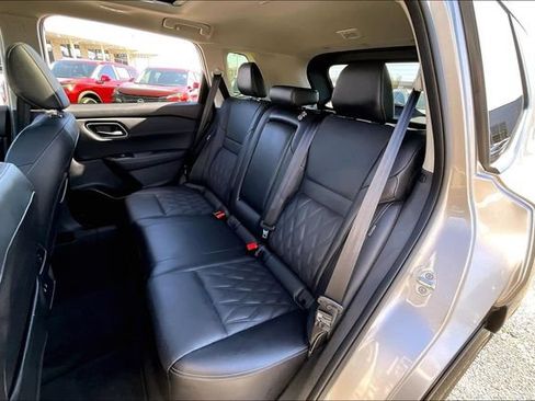 Certified 2025 Nissan Rogue Platinum AWD/4WD image 19