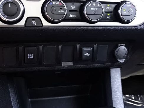 Used 2023 Toyota Tacoma SR AWD/4WD image 32