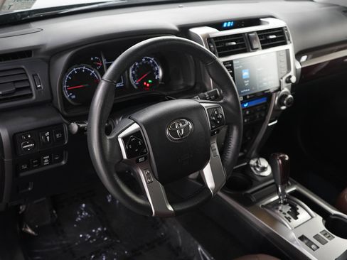 Used 2022 Toyota 4Runner Limited AWD/4WD image 20