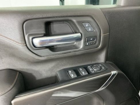 Used 2023 GMC Sierra 3500 AT4 w/ AT4 Premium Plus Package image 17