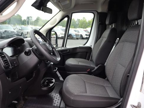 Used 2025 RAM ProMaster 2500 w/ U-Haul Equipment Group FWD image 23