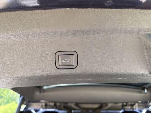 Used 2024 Chevrolet Tahoe LT AWD/4WD image 20