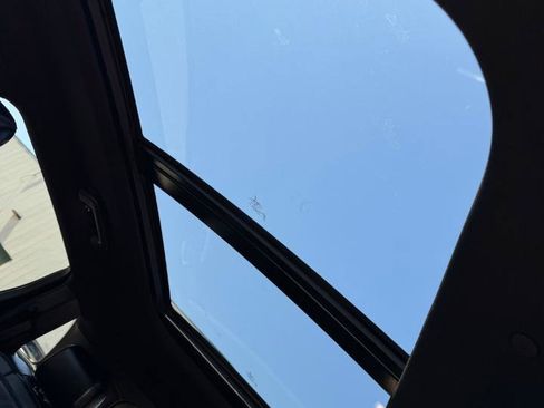 Used 2019 Lincoln Nautilus Select image 17