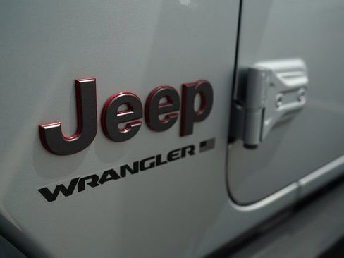 New 2024 Jeep Wrangler Unlimited Rubicon w/ Capability Package AWD/4WD image 35