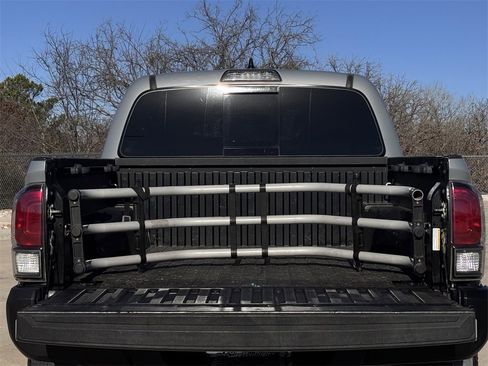 Used 2017 Toyota Tacoma TRD Pro image 32