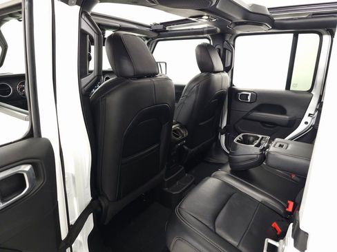 Used 2020 Jeep Wrangler Unlimited Sahara image 31