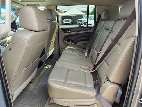 Used 2017 Chevrolet Suburban Premier AWD/4WD image 17