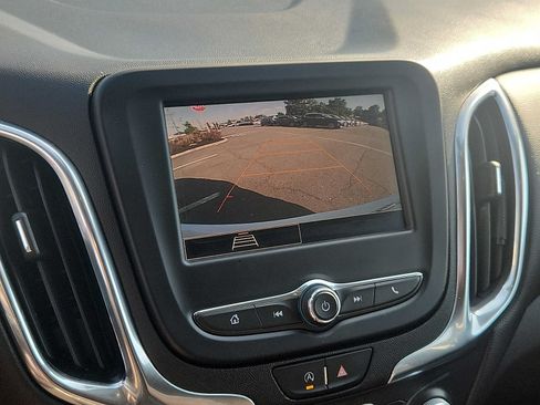 Used 2022 Chevrolet Equinox LT FWD image 17