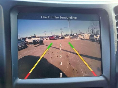 Used 2018 Jeep Cherokee Overland image 22