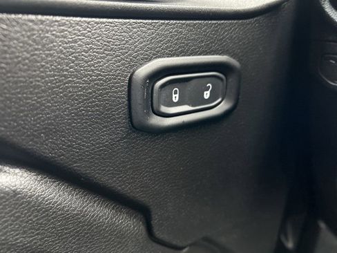 Used 2024 Jeep Wrangler Sport S image 20