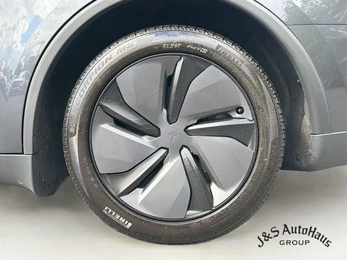 Used 2026 Tesla Model Y Long Range AWD/4WD image 38
