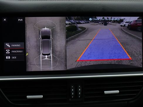 Used 2020 Porsche Cayenne Turbo image 28