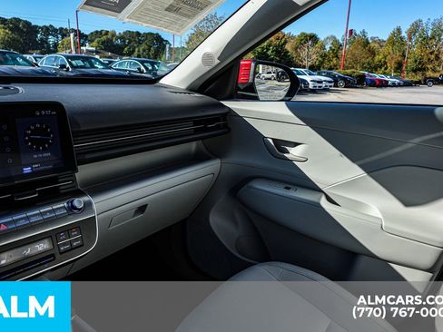 Used 2025 Hyundai Kona SEL image 48