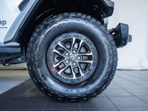 Used 2024 Jeep Wrangler Unlimited Rubicon 392 AWD/4WD image 29