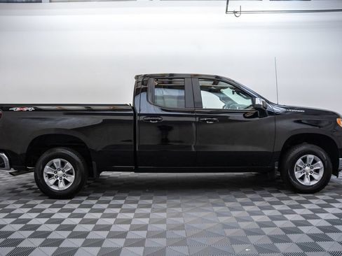 Used 2025 Chevrolet Silverado 1500 LT AWD/4WD image 4
